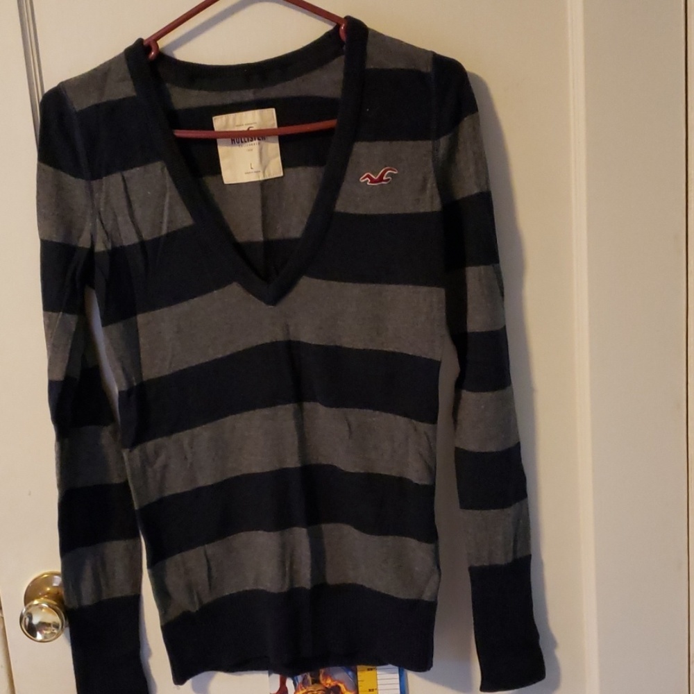Hollister sweater
